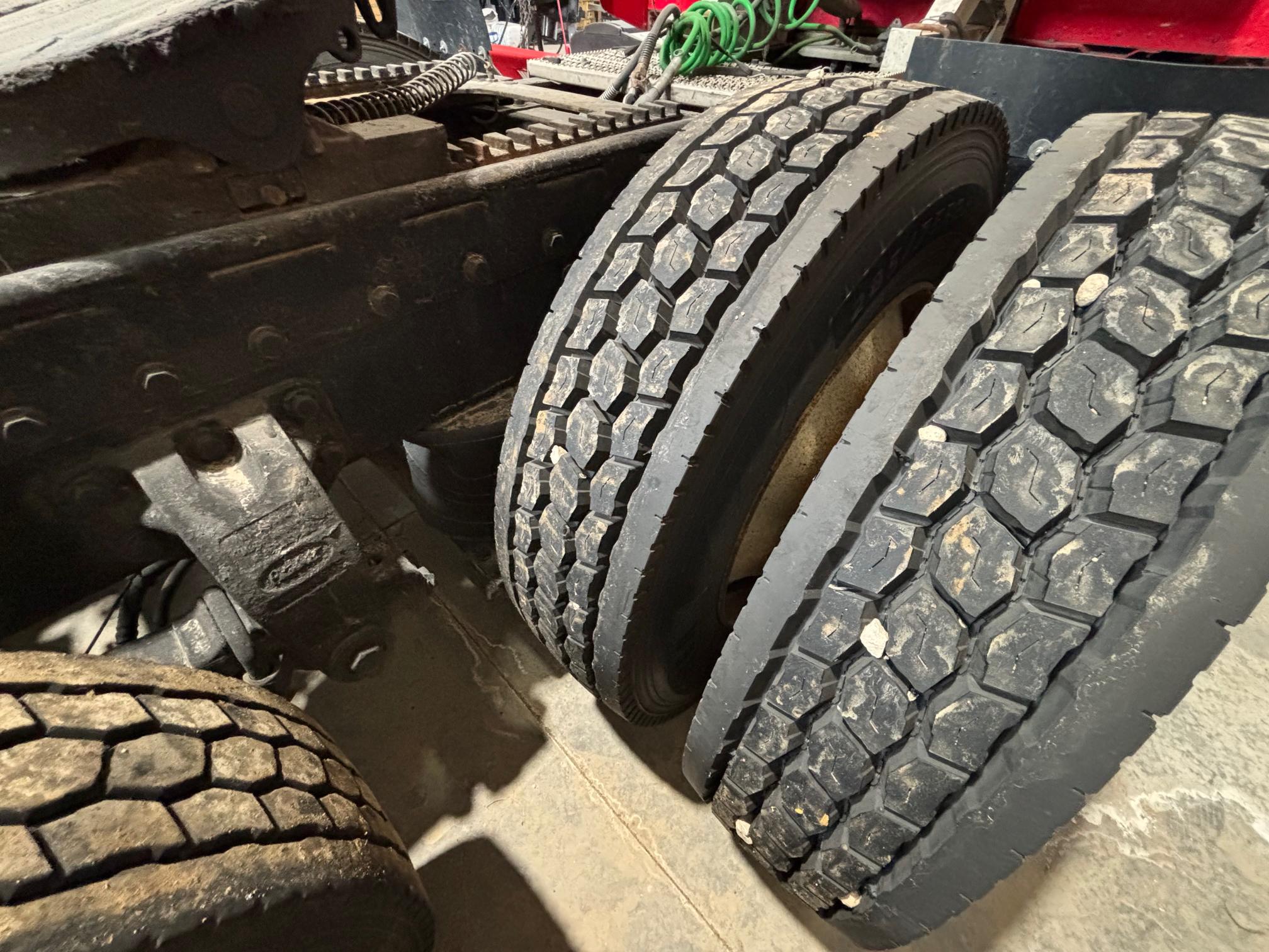 2004 PETERBILT 379 - view 20 of 24