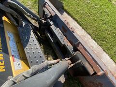 2011 NEW HOLLAND L220 - Image 16