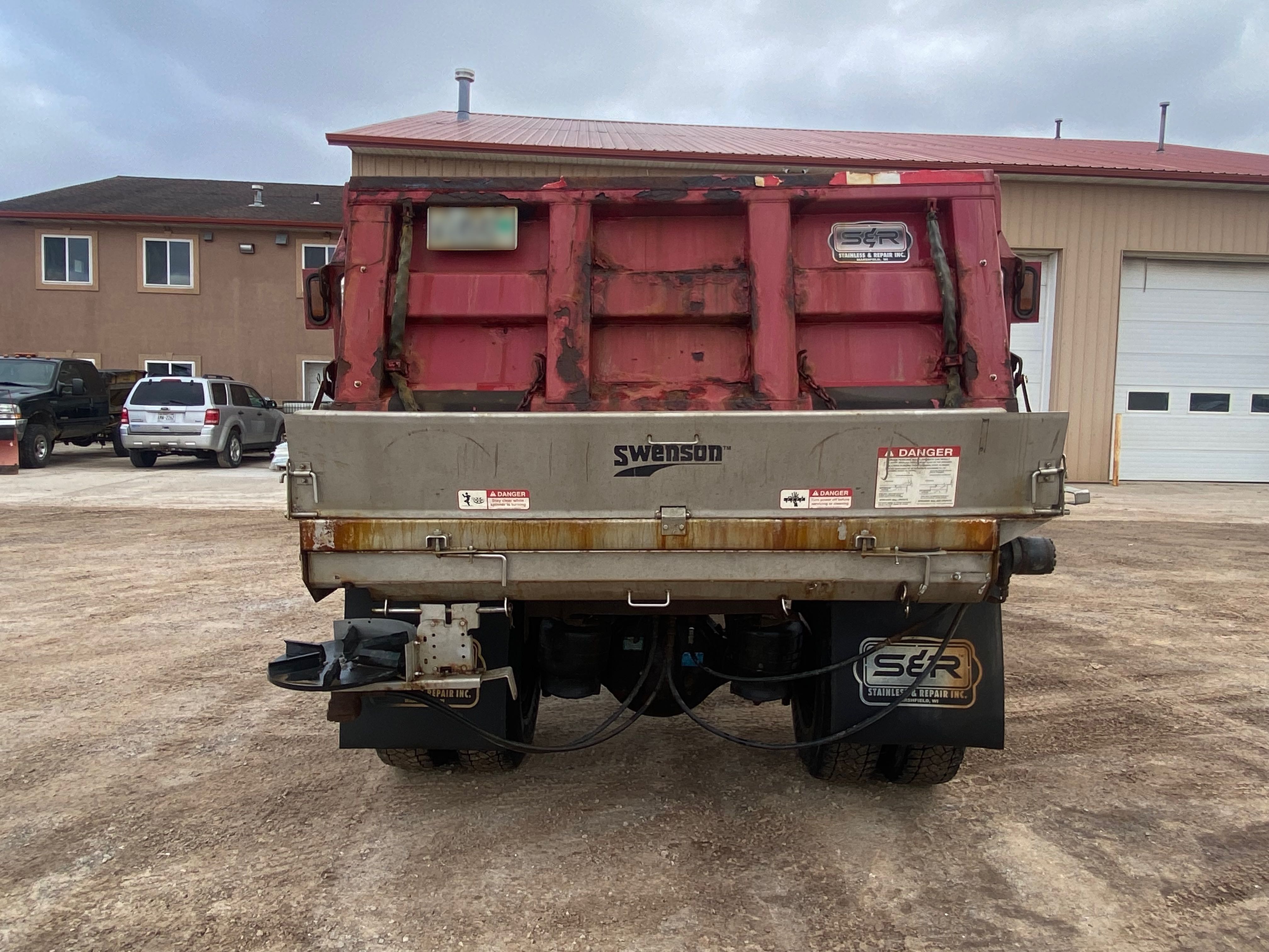 2000 PETERBILT 330 - view 7 of 36