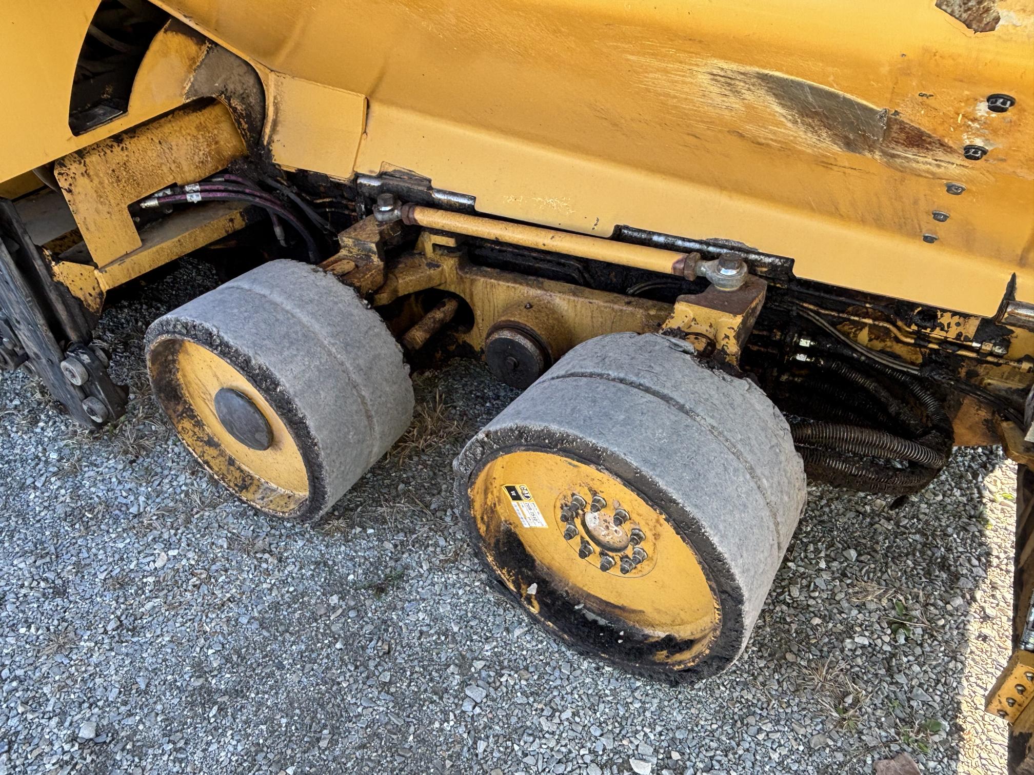2019 CATERPILLAR AP1000F - Image 8