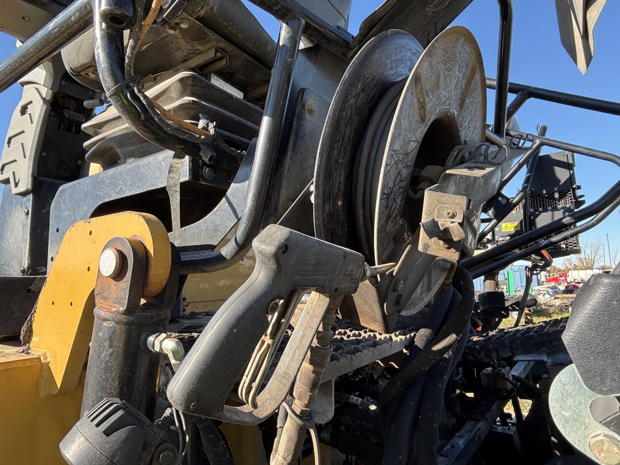 2019 CATERPILLAR AP1000F - Image 17