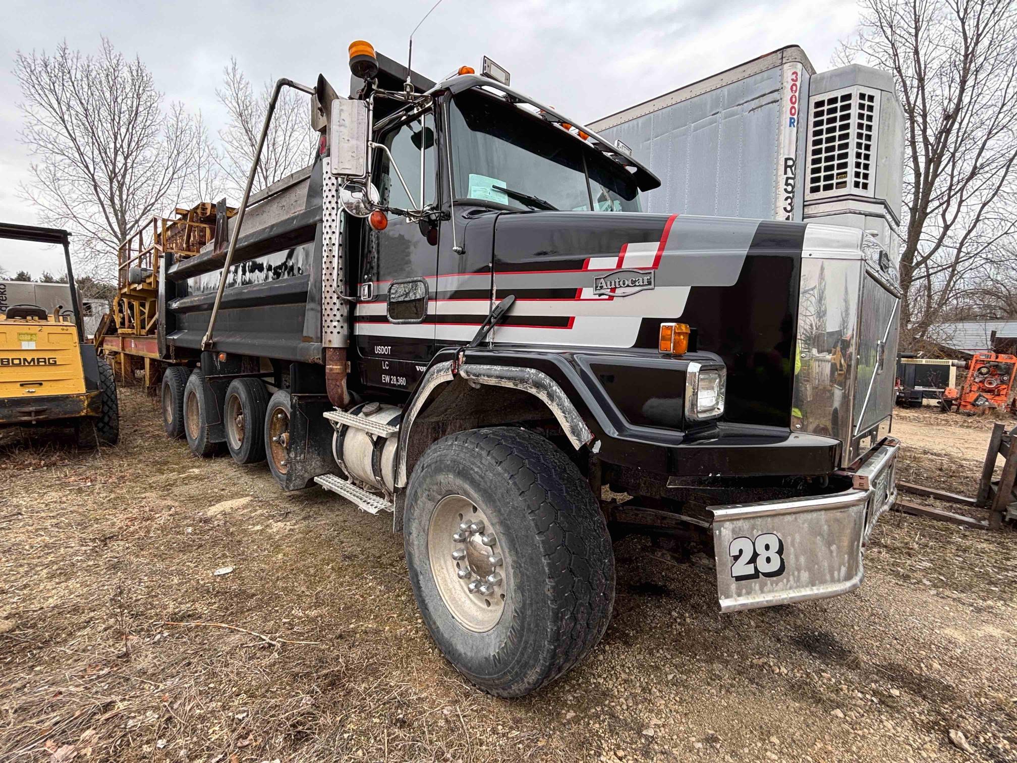 1996 VOLVO Quad-Axle - view 1 of 36