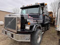 1996 VOLVO Quad-Axle - Image 2