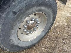 1996 VOLVO Quad-Axle - Image 35