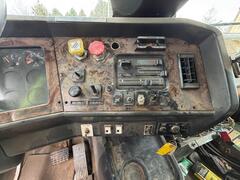 1996 VOLVO Quad-Axle - Image 10