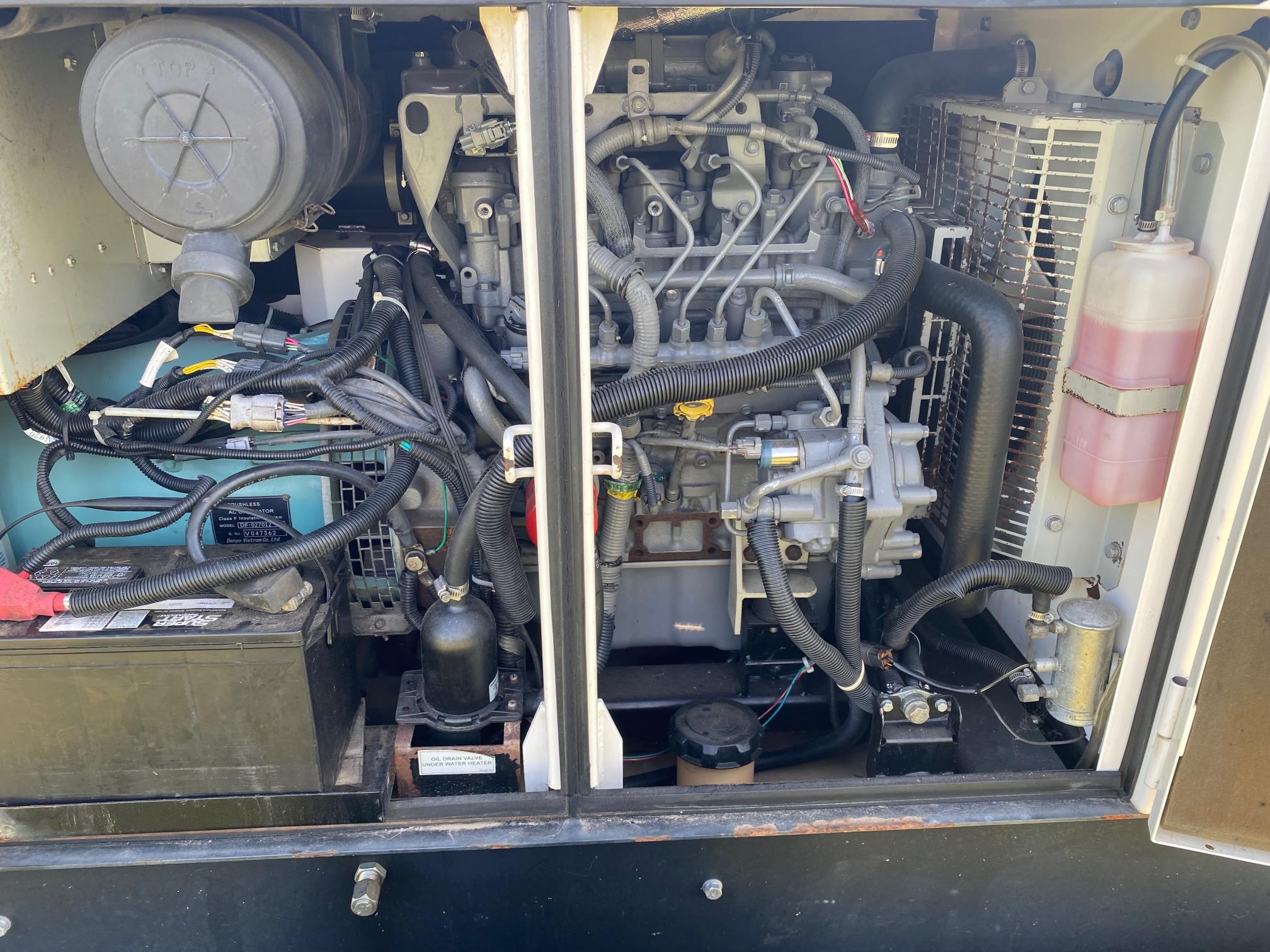 2015 MULTIQUIP WHISPERWATT DCA-25SSIU4F - view 6 of 11