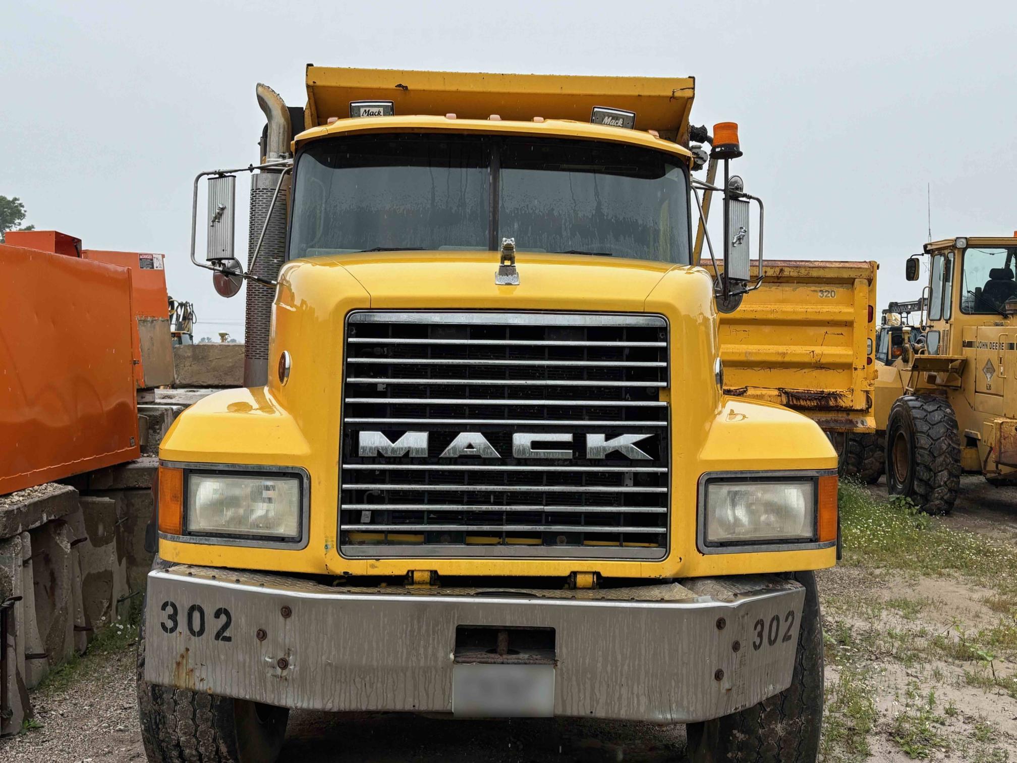 1995 MACK CL713 - view 8 of 32