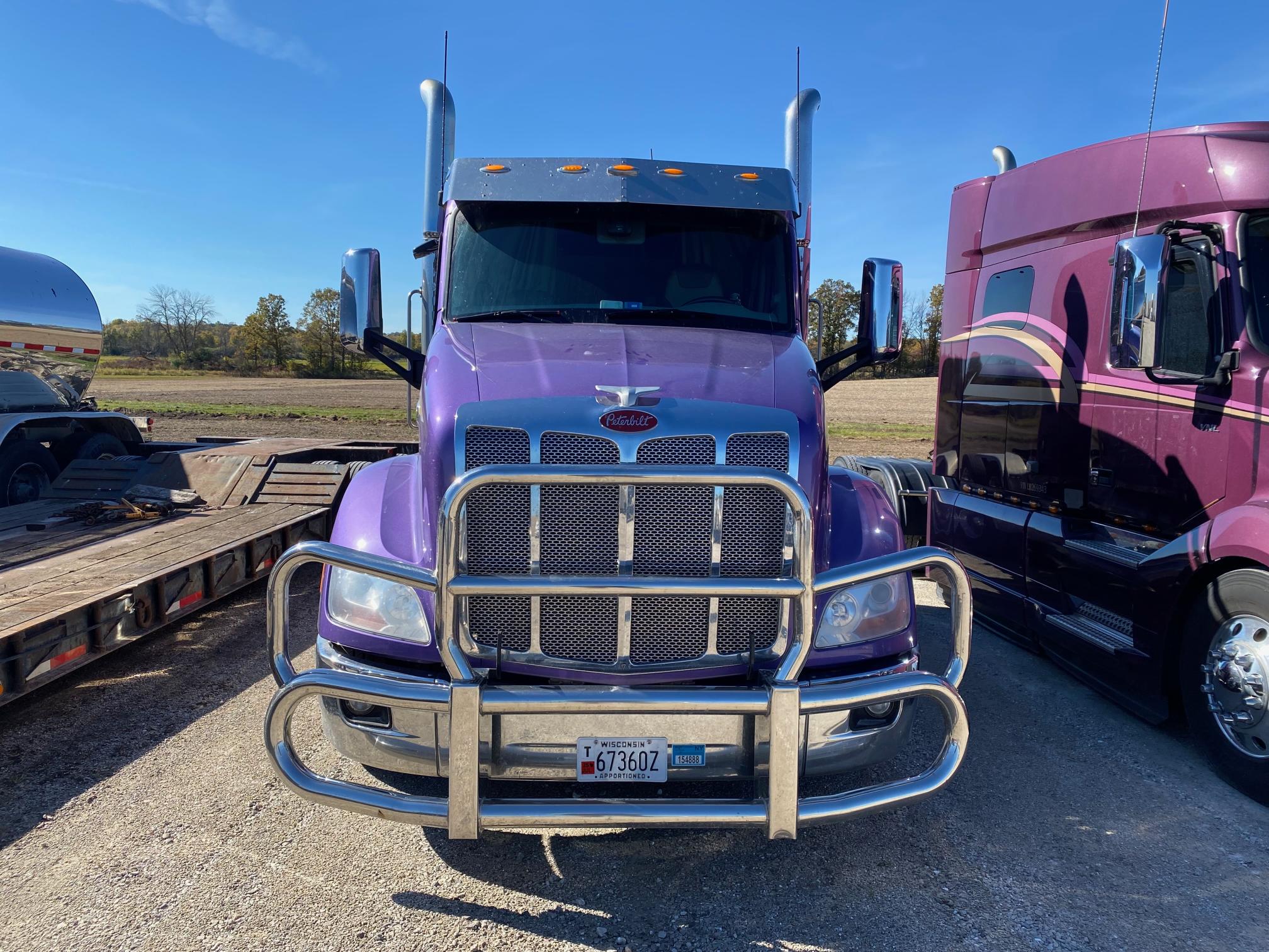 2020 PETERBILT 579 - view 2 of 33