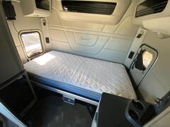 2020 PETERBILT 579 - Image 12