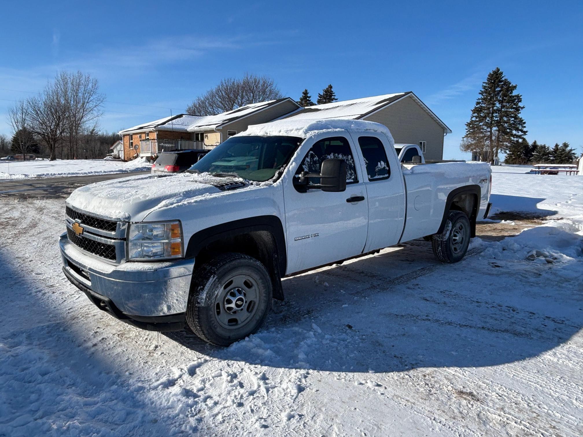 2012 CHEVROLET Silverado 2500 HD - view 2 of 27