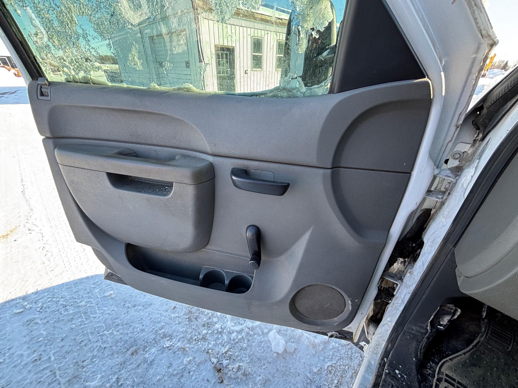 2012 CHEVROLET Silverado 2500 HD - view 15 of 27