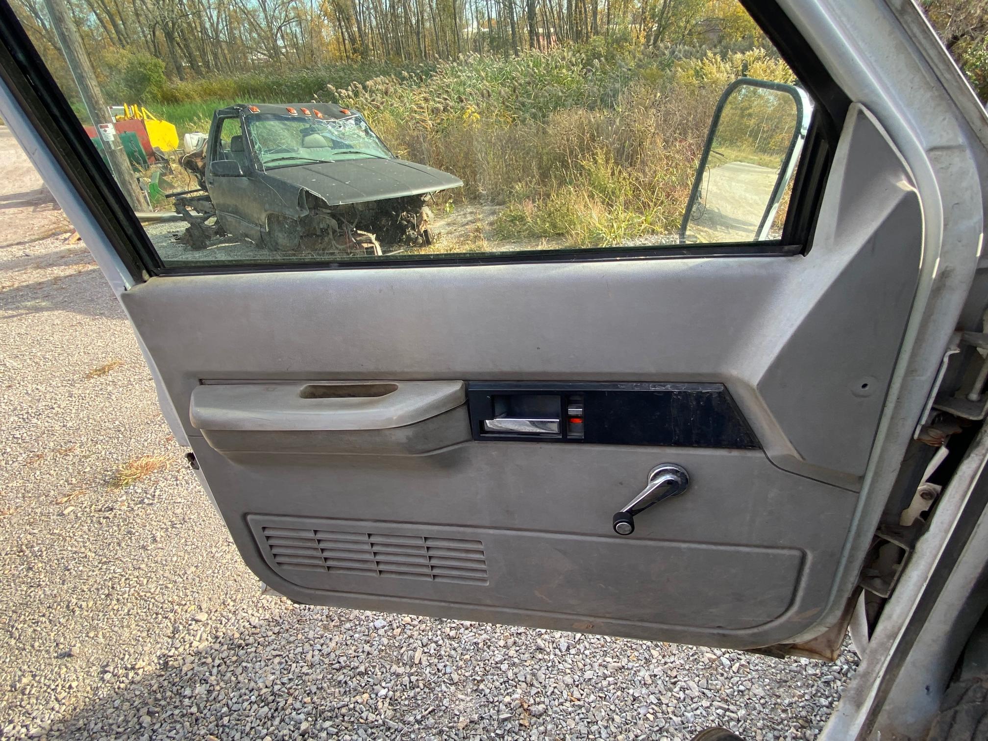 1994 CHEVROLET 3500 - view 10 of 14