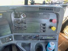 2008 FREIGHTLINER Columbia - Image 7