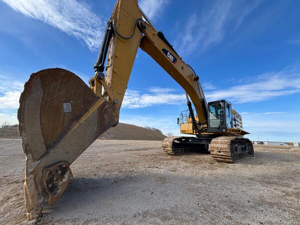 2019 CATERPILLAR 374FL