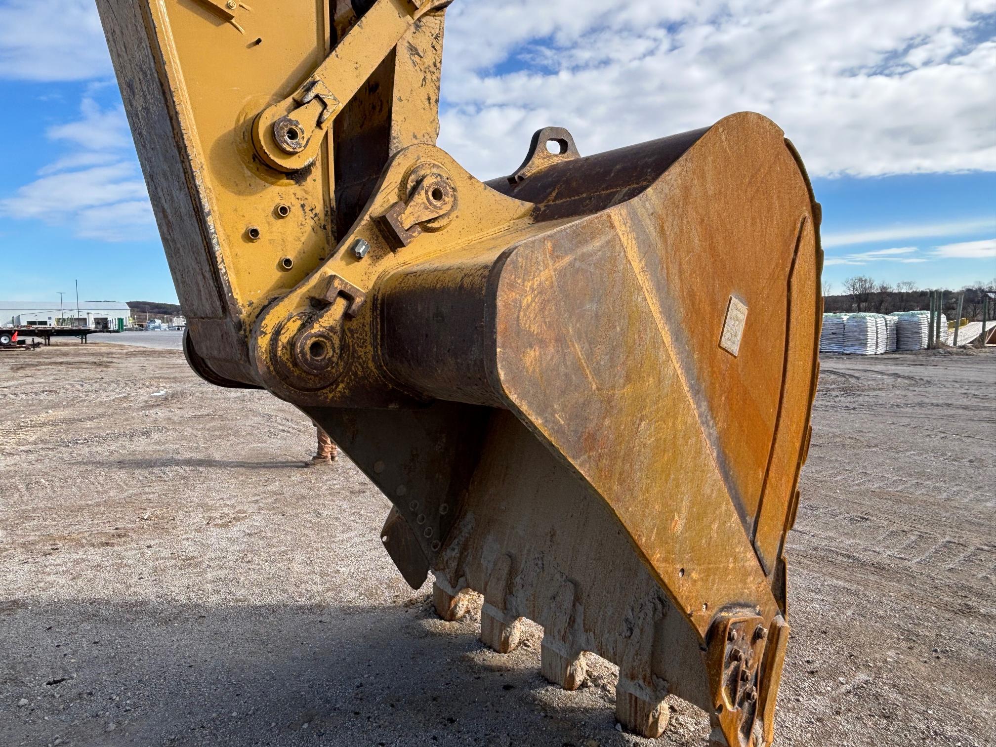 2019 CATERPILLAR 374FL - view 6 of 35
