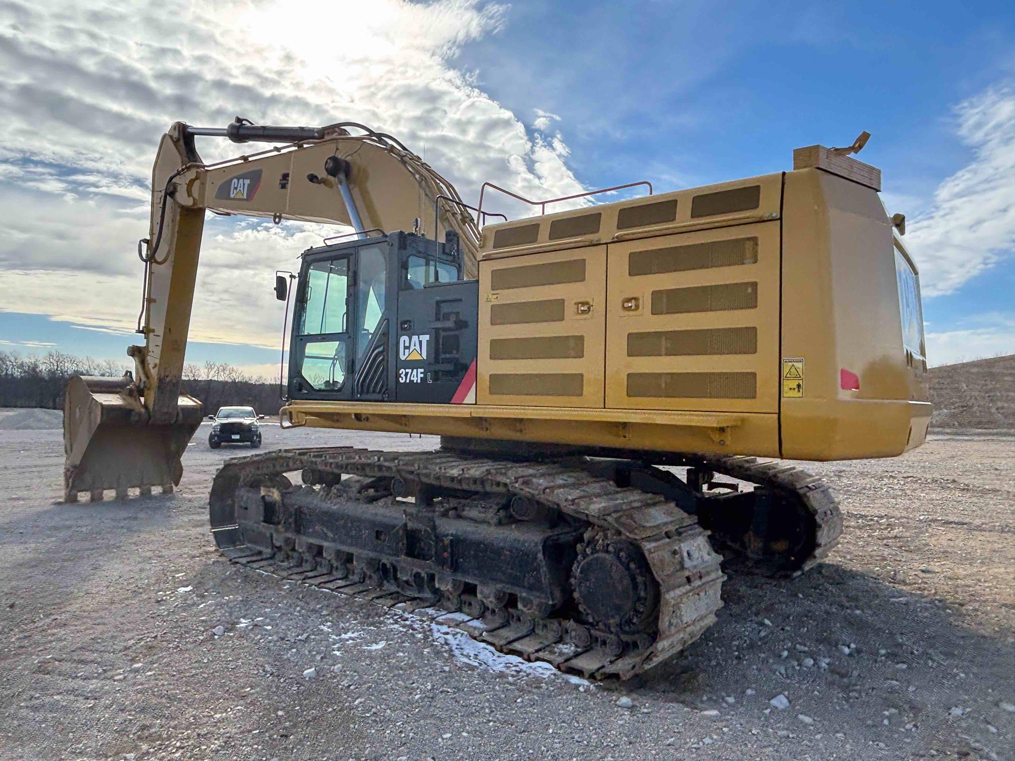 2019 CATERPILLAR 374FL - view 10 of 35