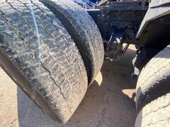 2021 VOLVO VNL - Image 29