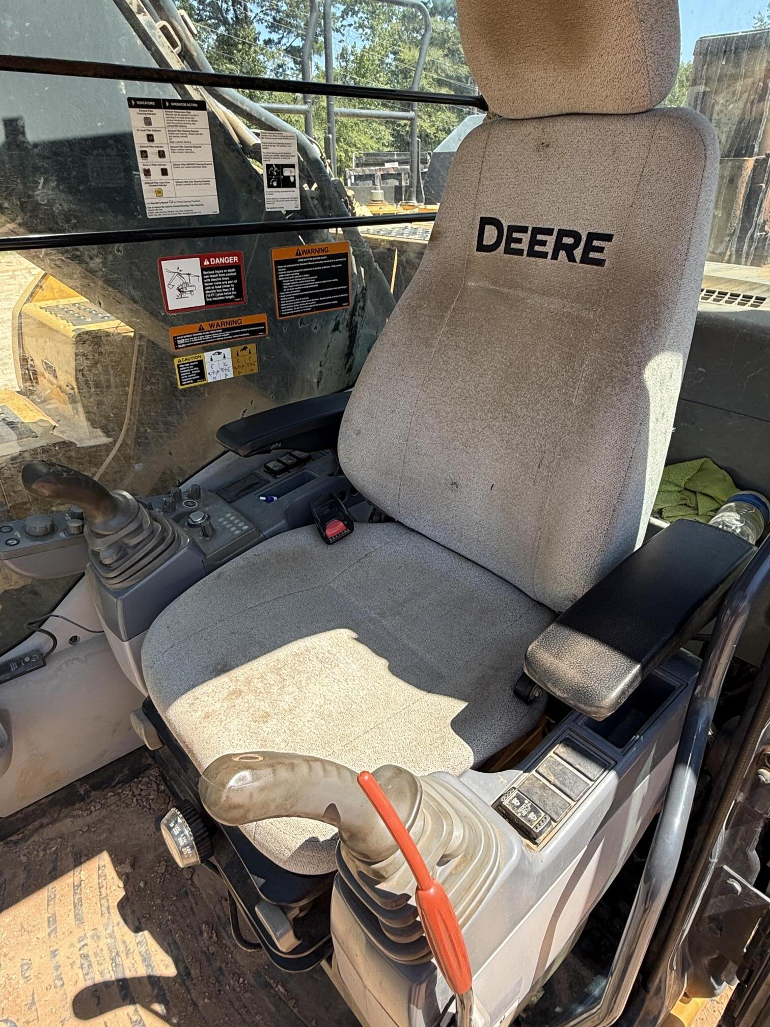 2020 DEERE 350G - Image 26