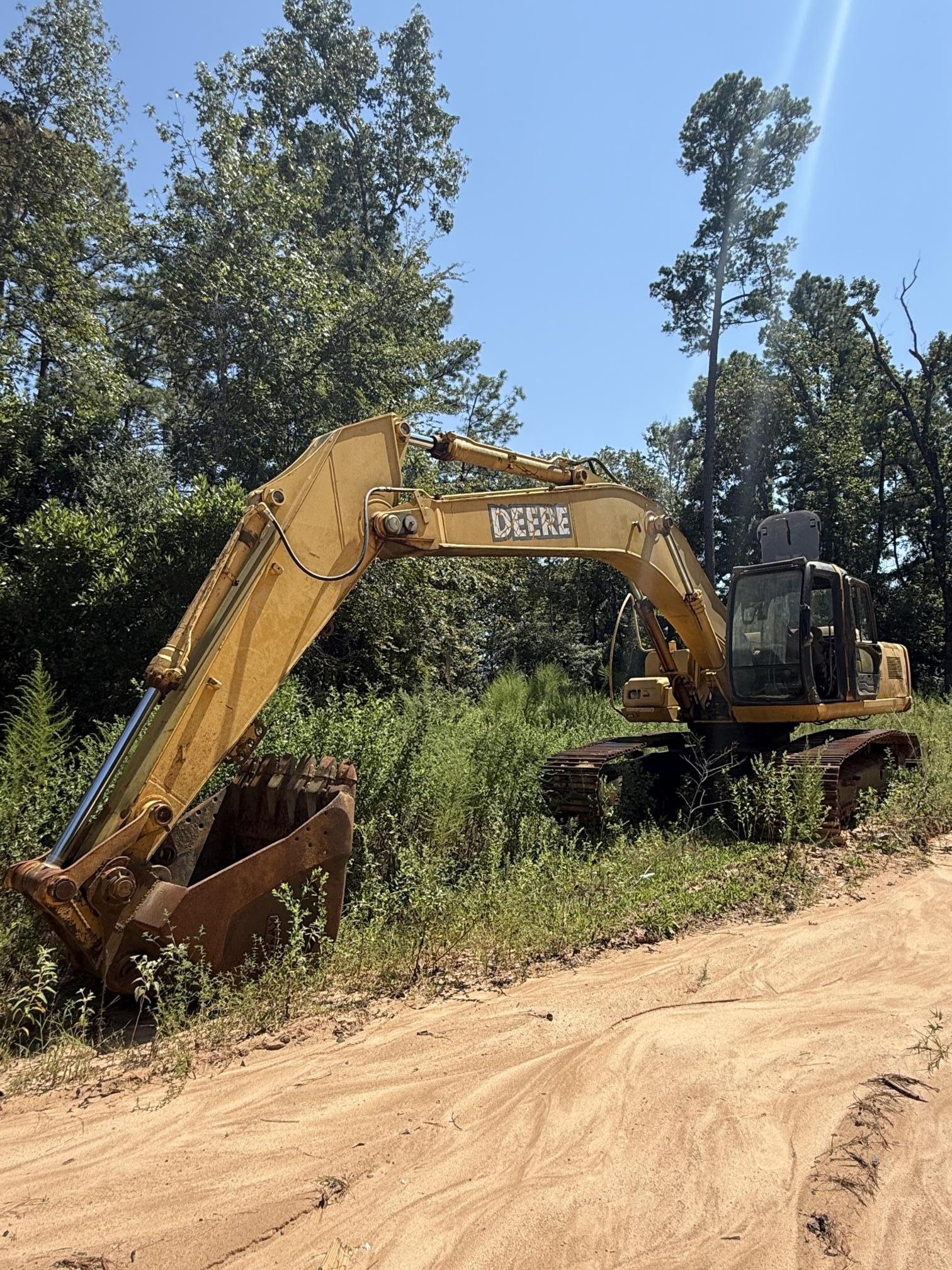 2016 DEERE 350G LC - view 1 of 15