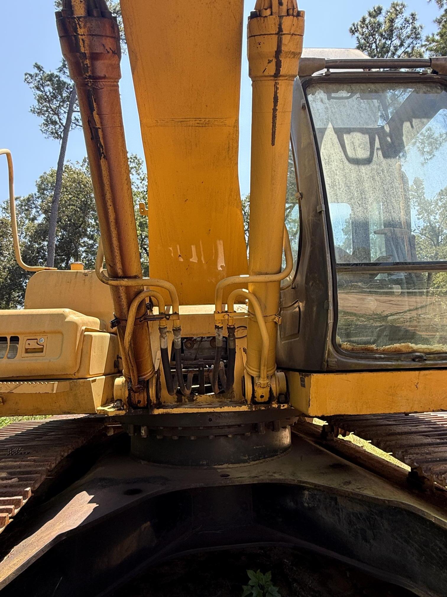 2016 DEERE 350G LC - view 6 of 15