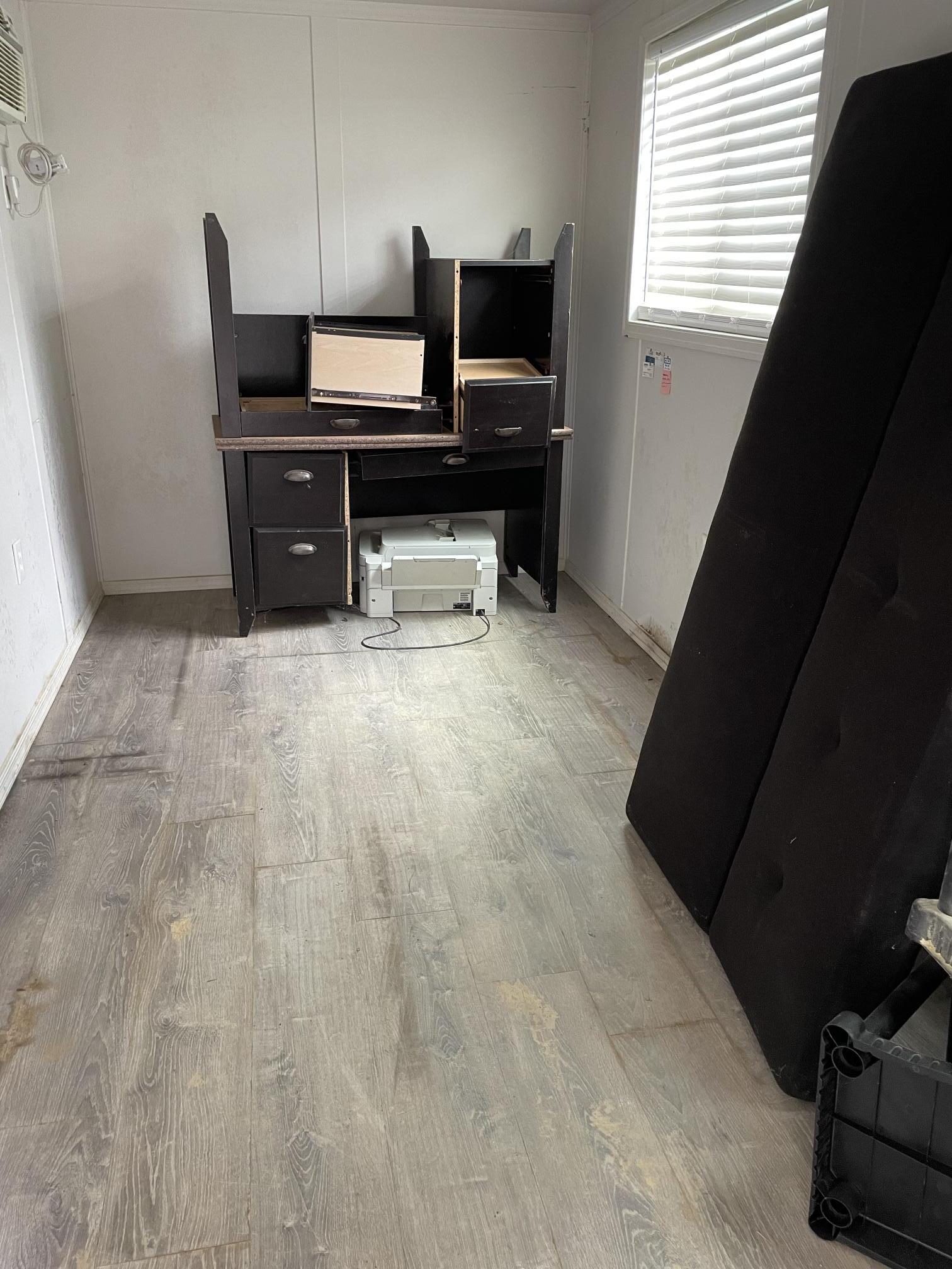 2015 CUSTOM BUILT 10'x30' - Image 5