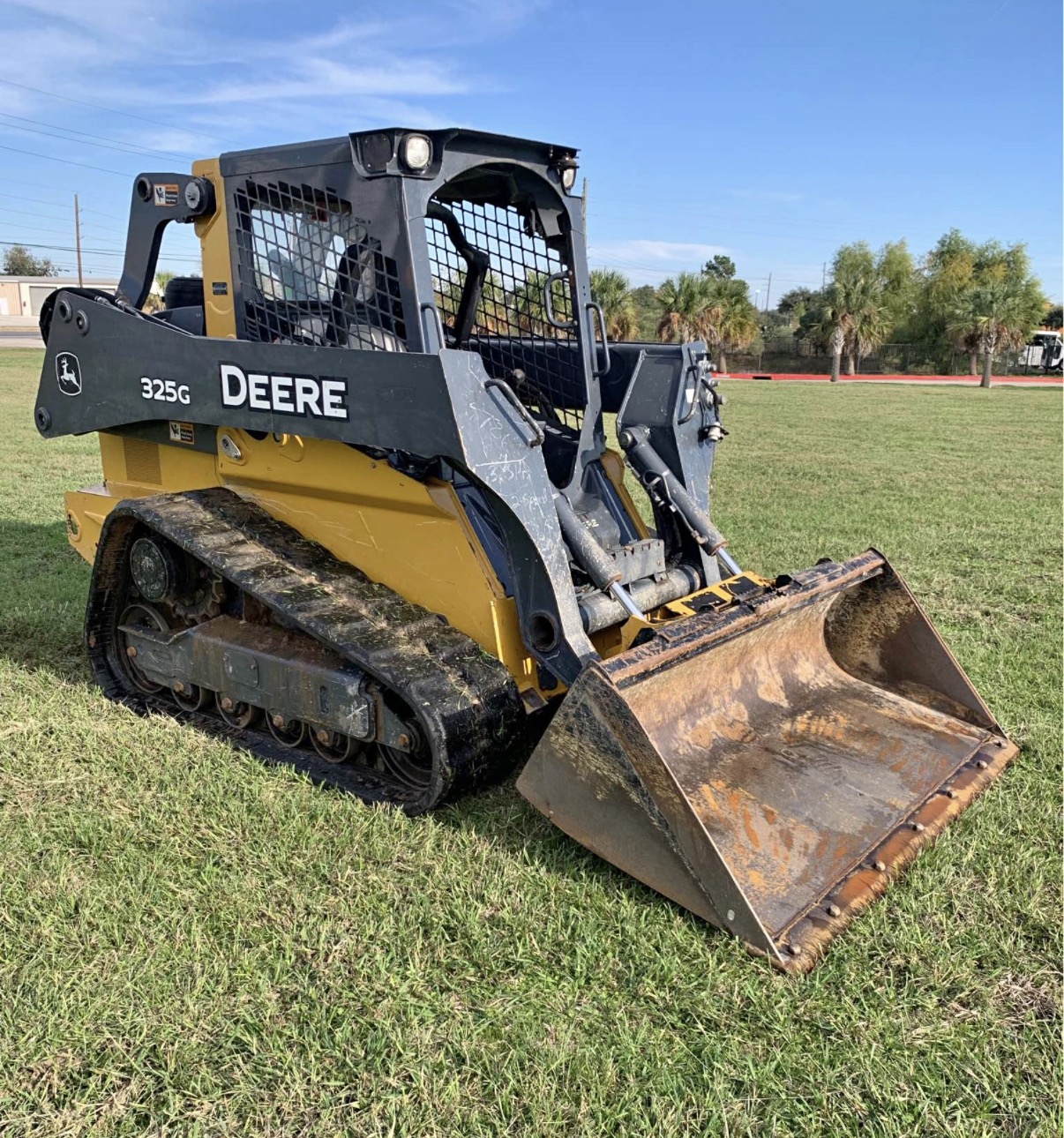 2019 DEERE 325G