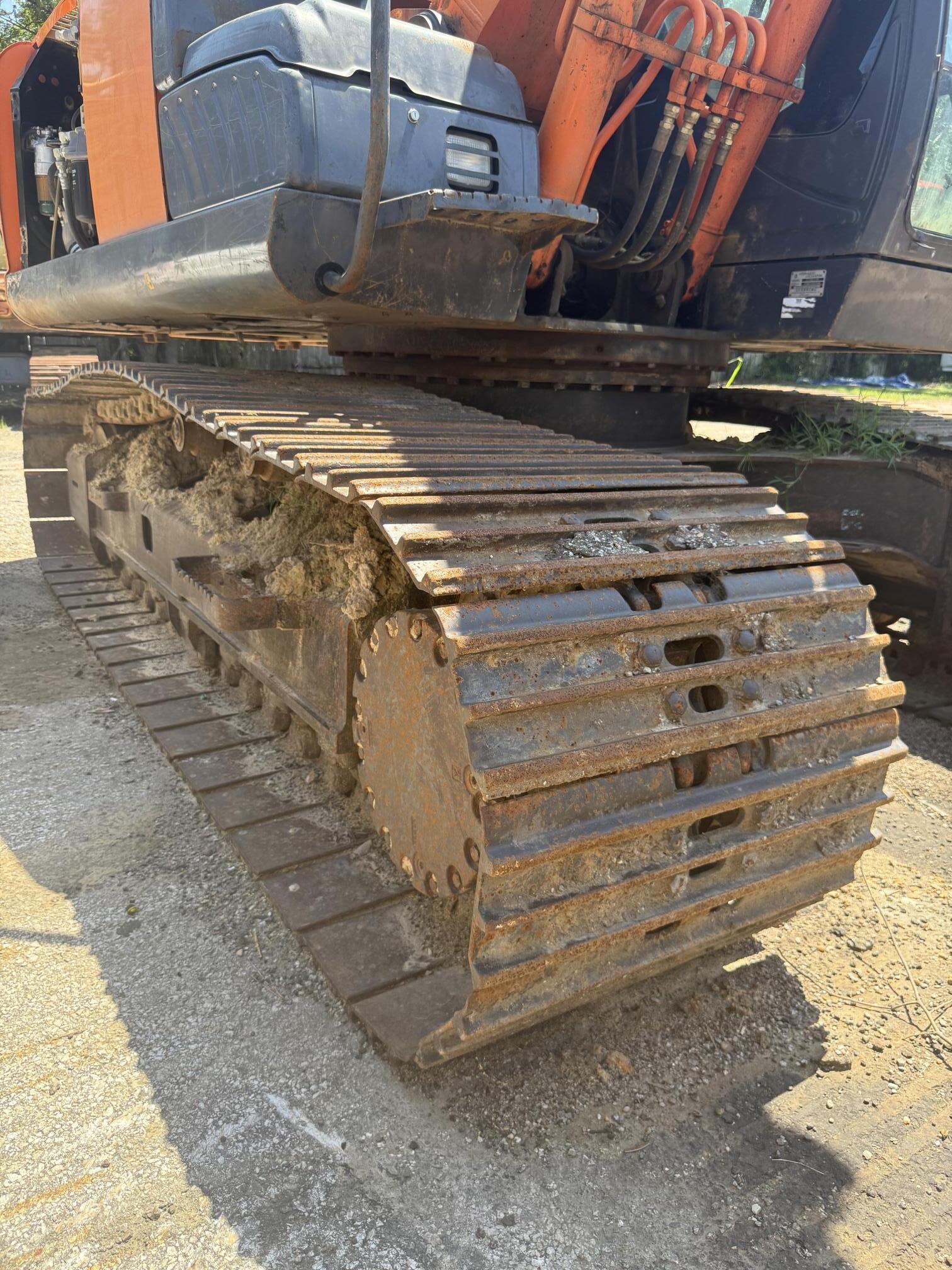 2017 HITACHI ZX160LC-5N - view 10 of 25