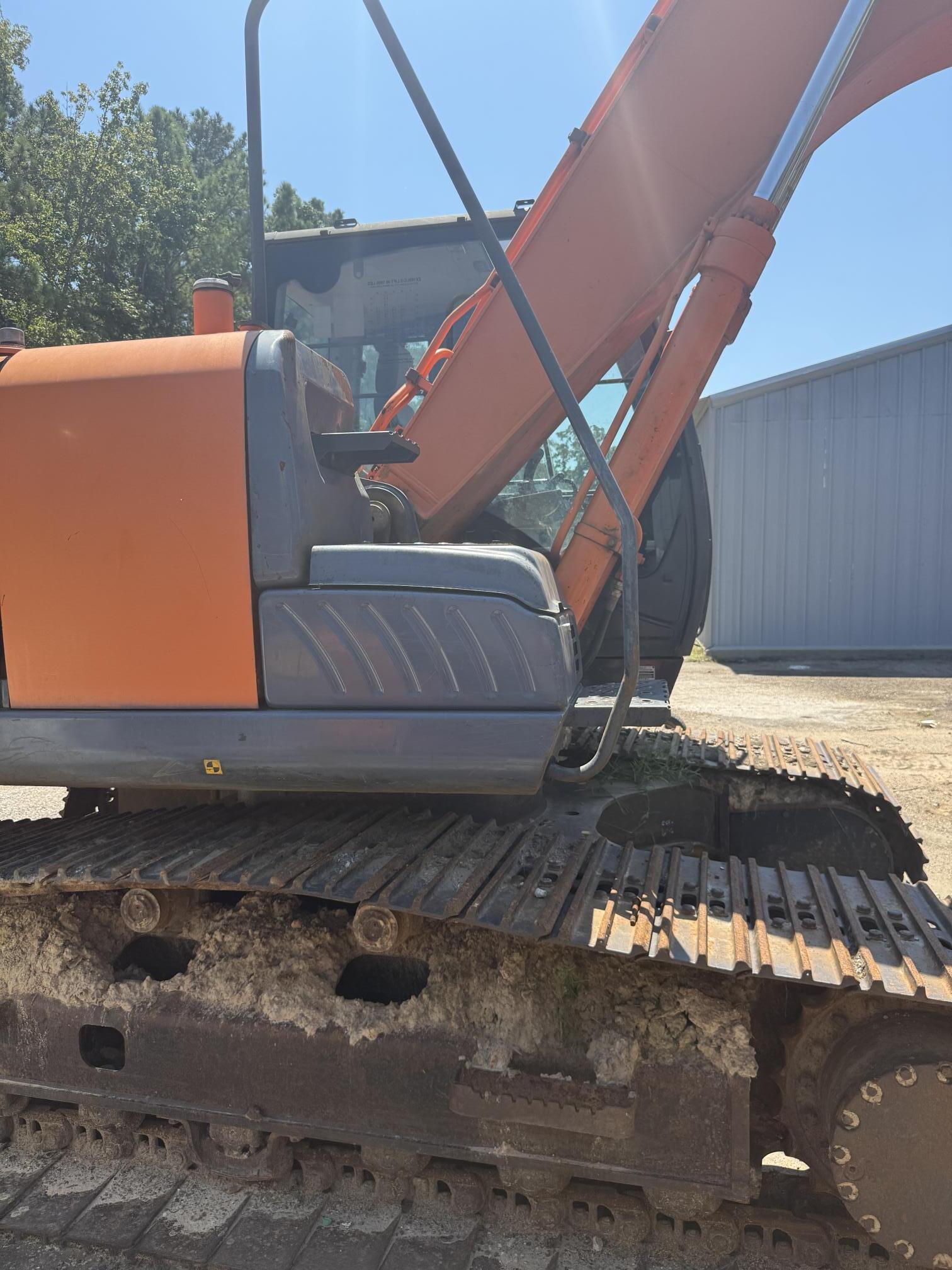 2017 HITACHI ZX160LC-5N - view 12 of 25