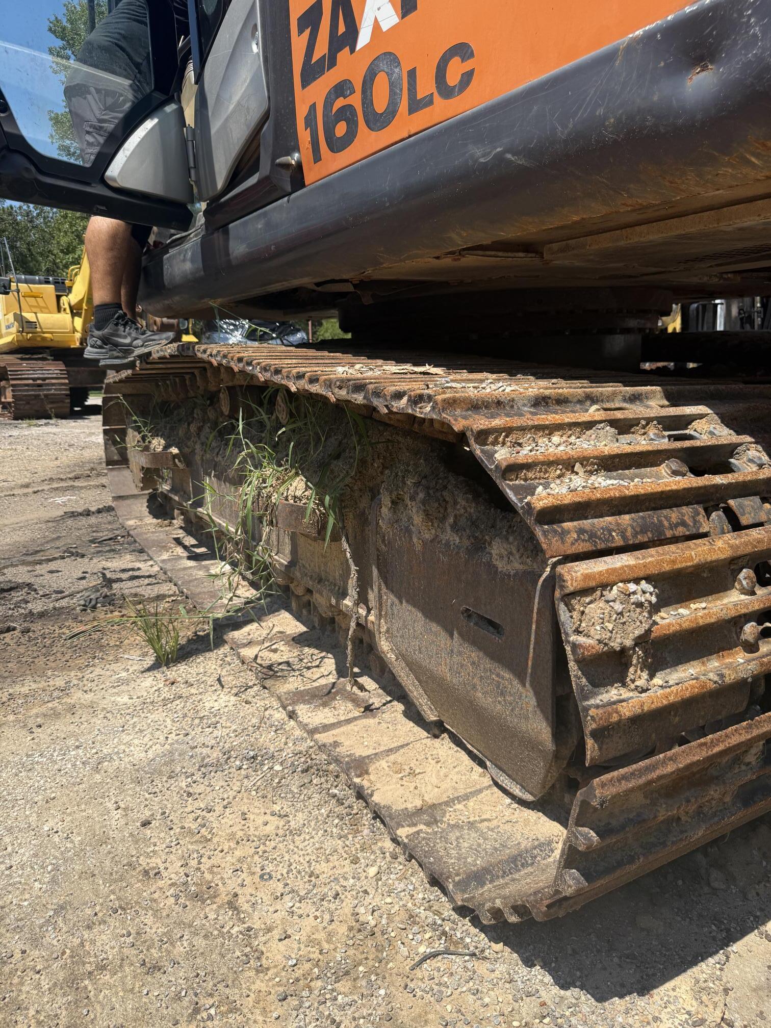 2017 HITACHI ZX160LC-5N - view 16 of 25