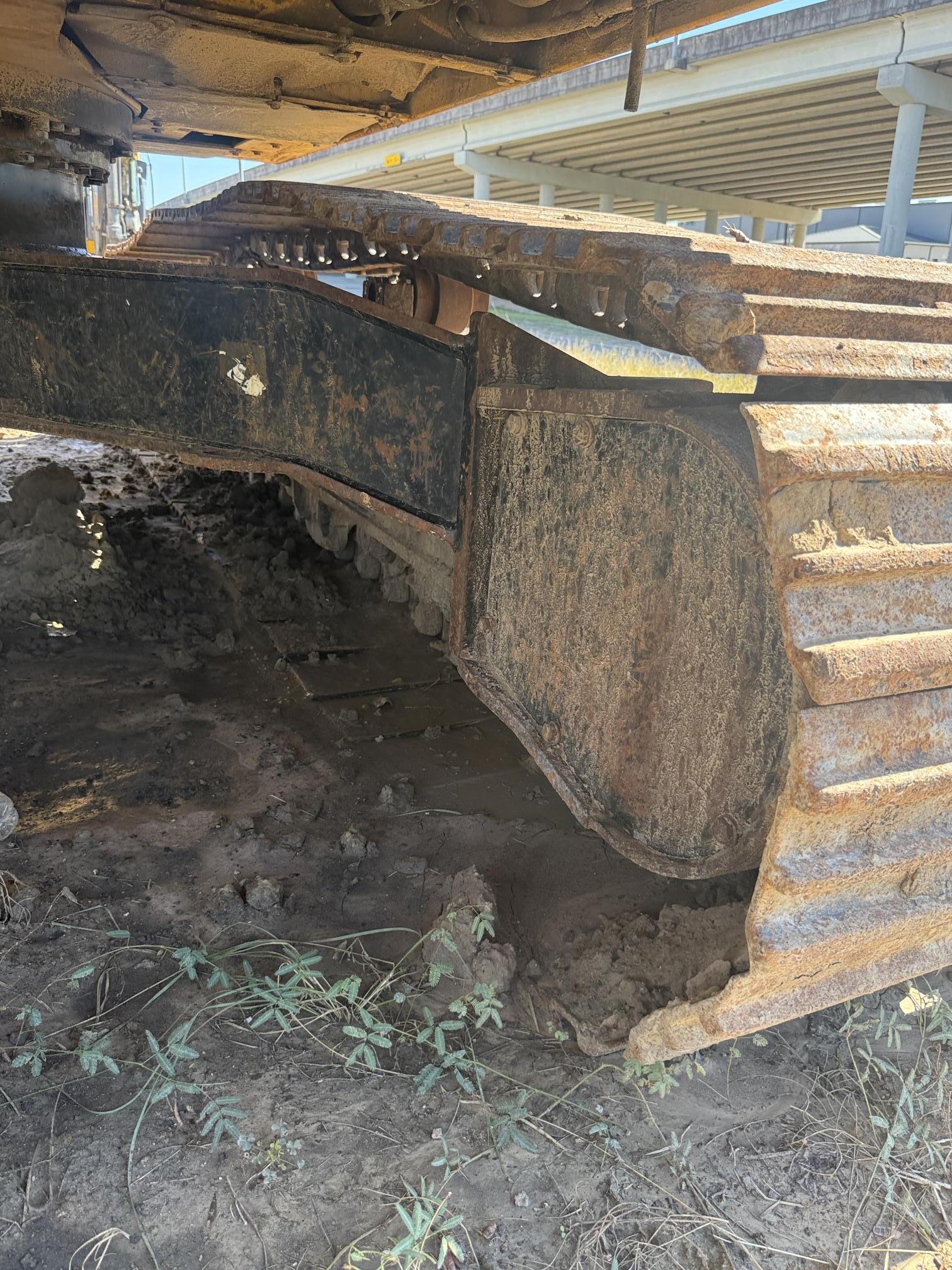 2017 DEERE 210G LC - Image 16