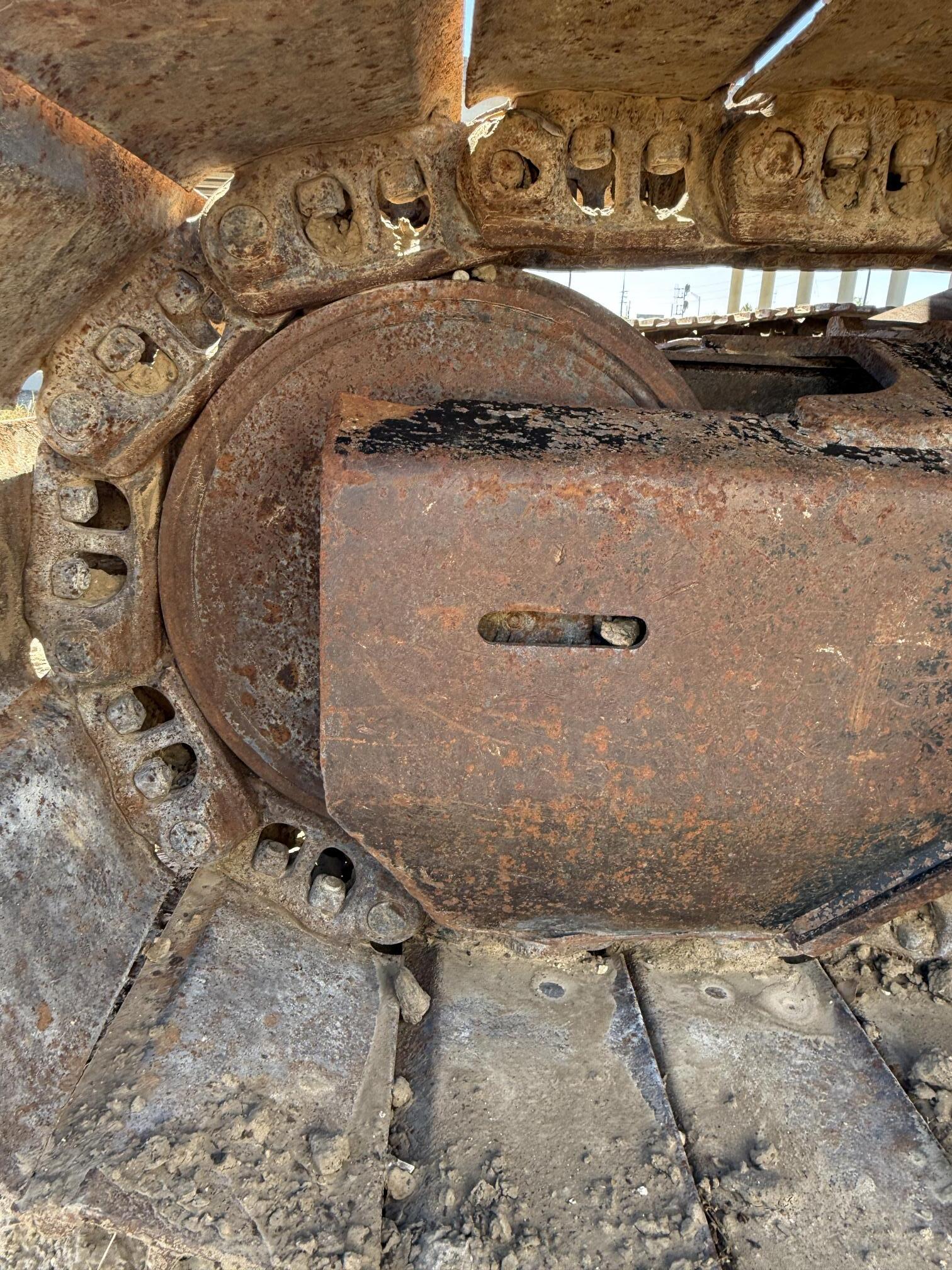 2017 DEERE 210G LC - Image 23