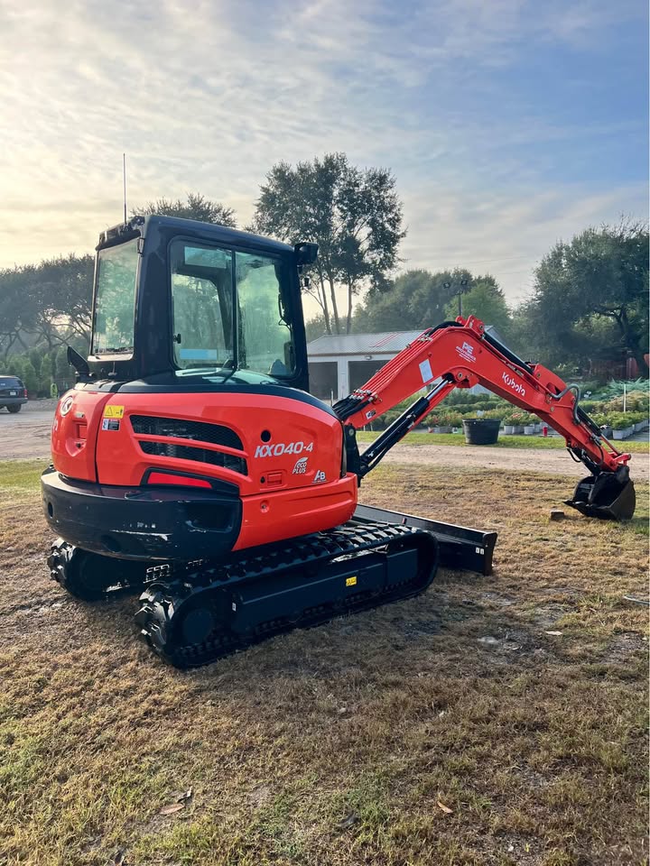 2022 KUBOTA KX040-4 - view 4 of 7