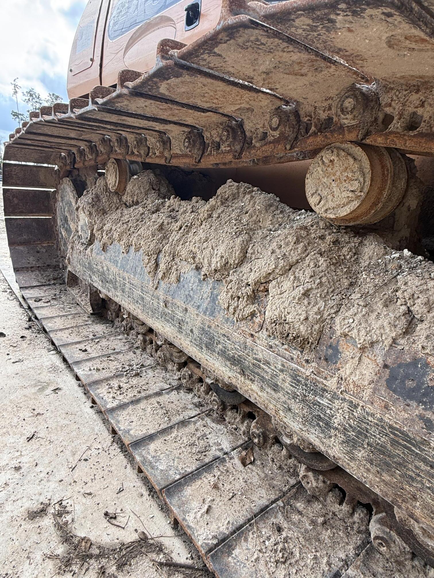 2015 CASE 1150M LGP - view 13 of 24