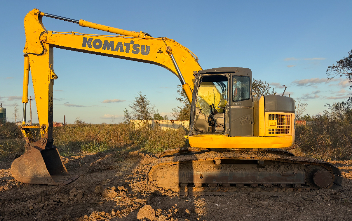 2005 KOMATSU PC-228 LC - Image 2