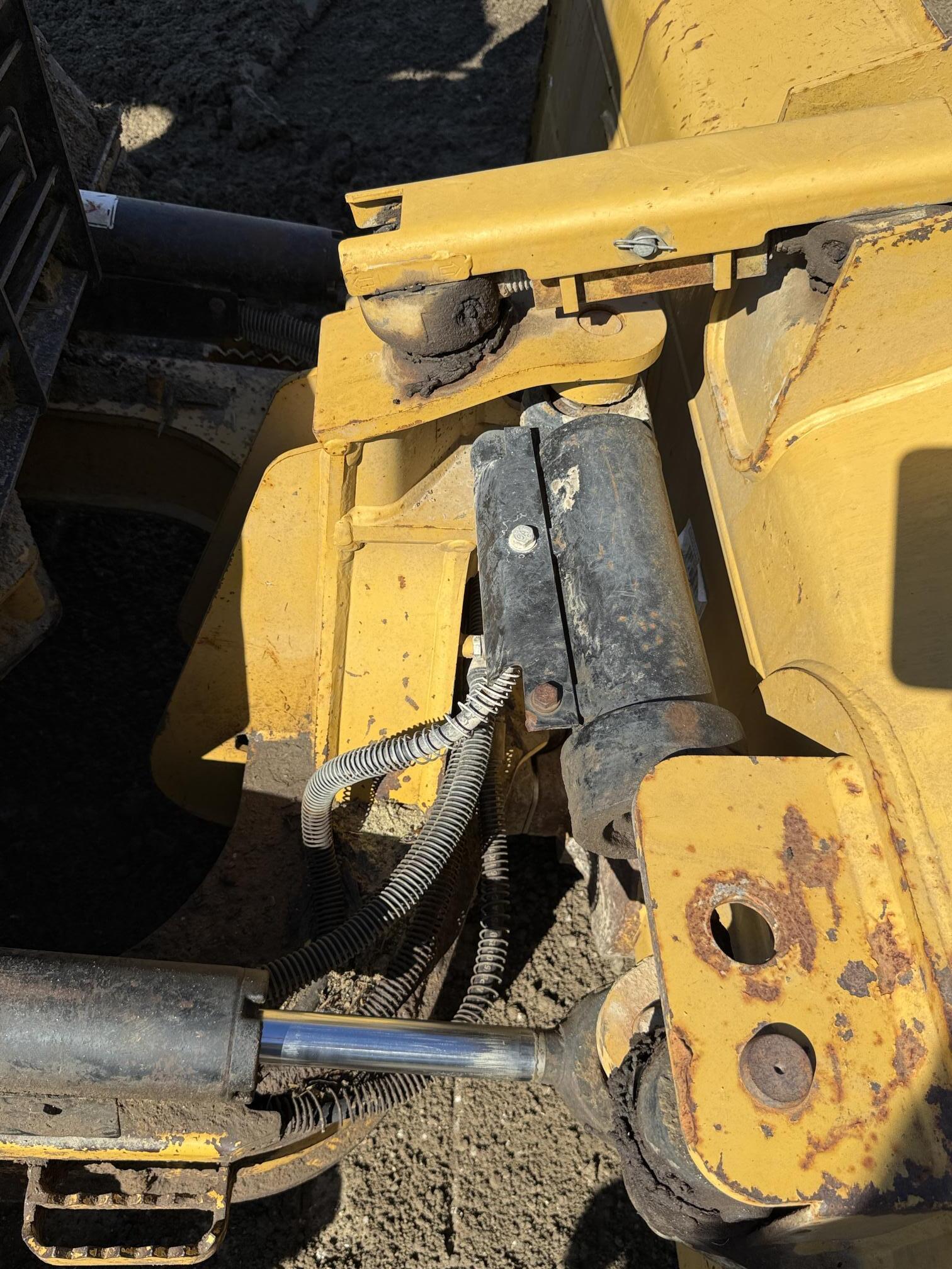 2013 CATERPILLAR D4K2XL - Image 29