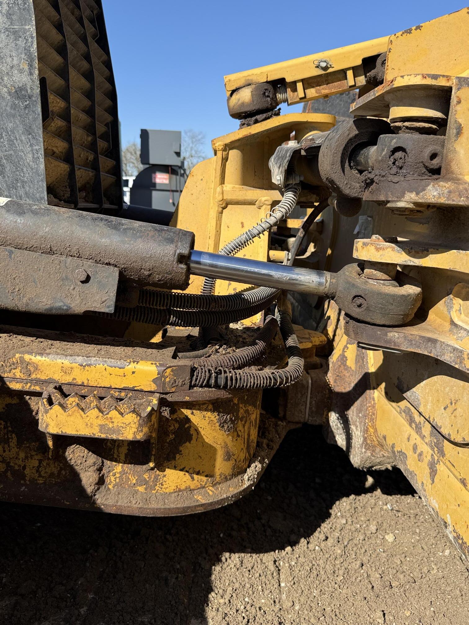 2013 CATERPILLAR D4K2XL - Image 30