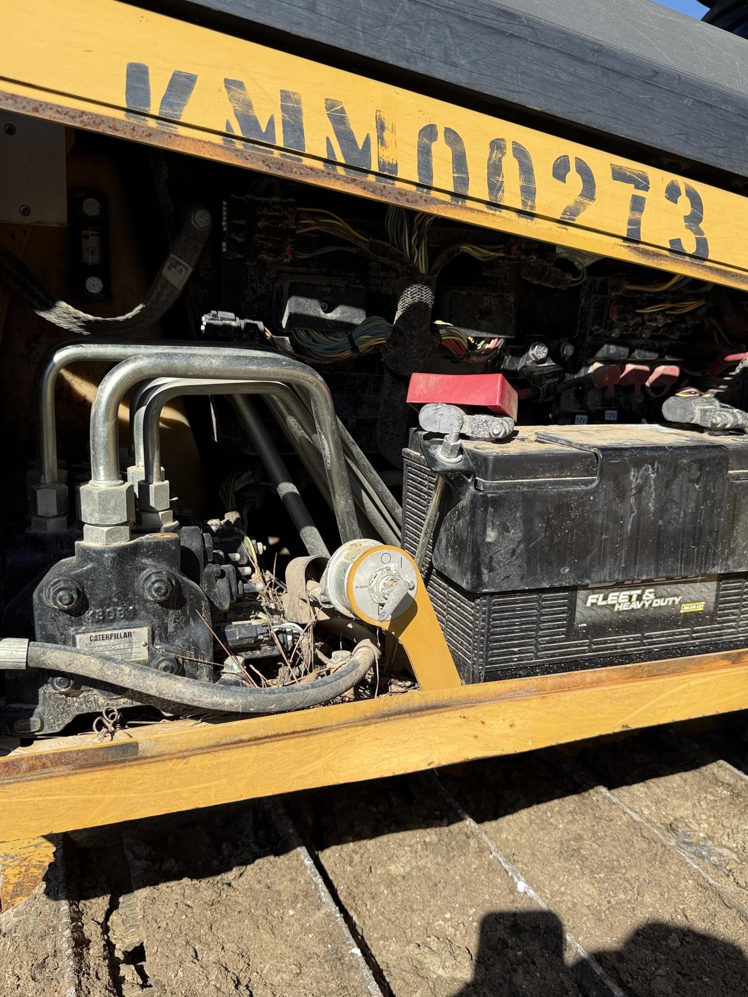 2013 CATERPILLAR D4K2XL - Image 32