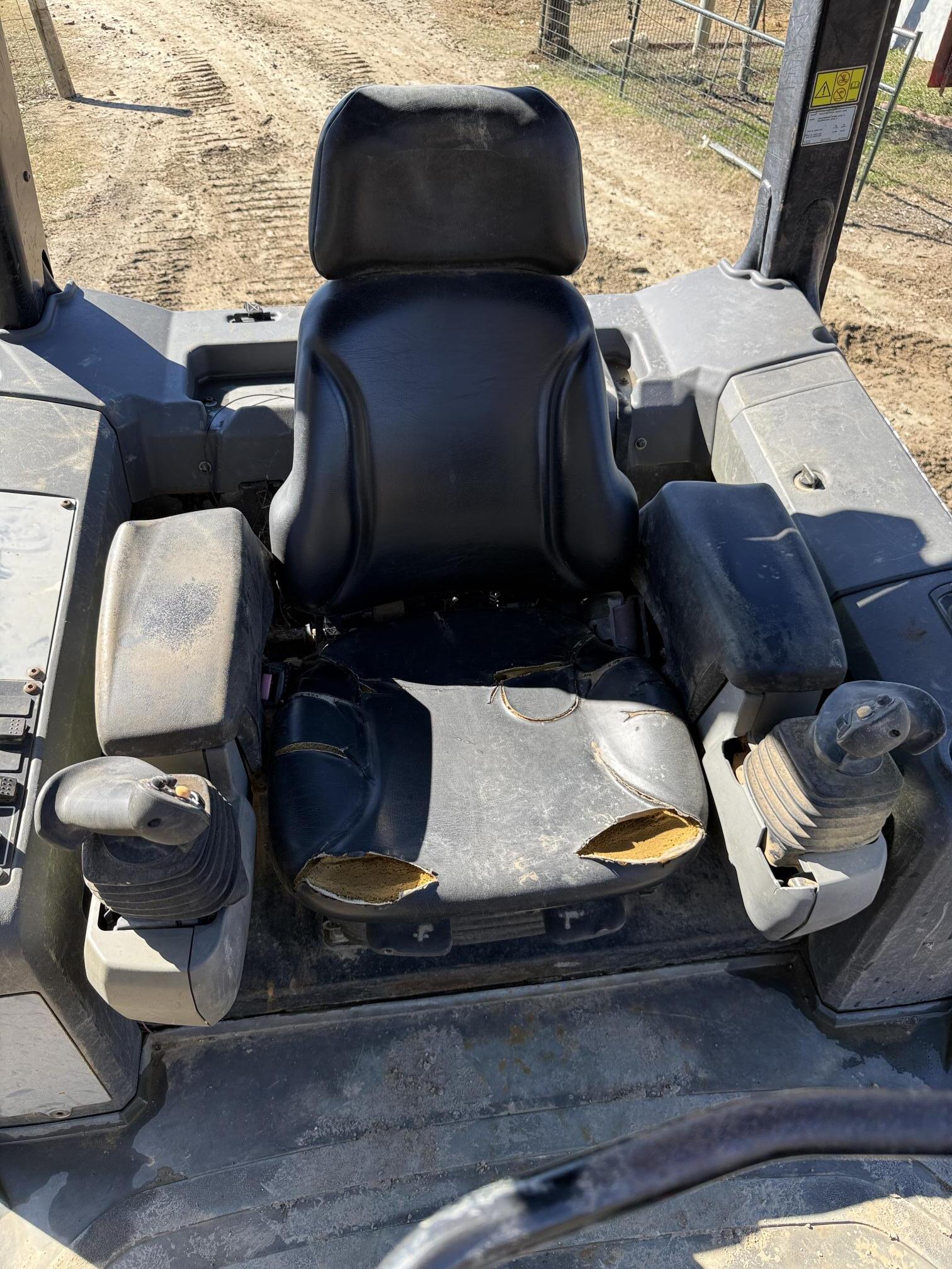 2013 CATERPILLAR D4K2XL - Image 33