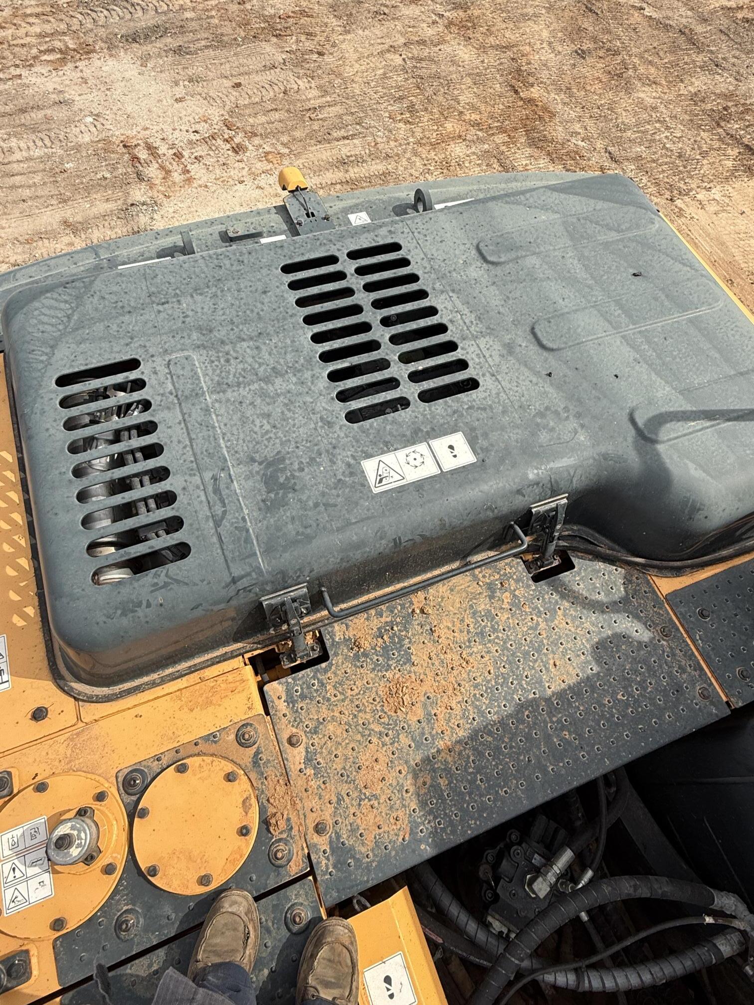 2021 HYUNDAI HX260L - view 10 of 39