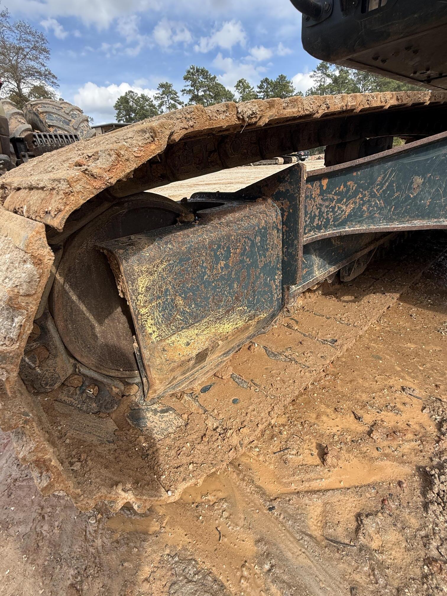 2021 HYUNDAI HX260L - view 15 of 39