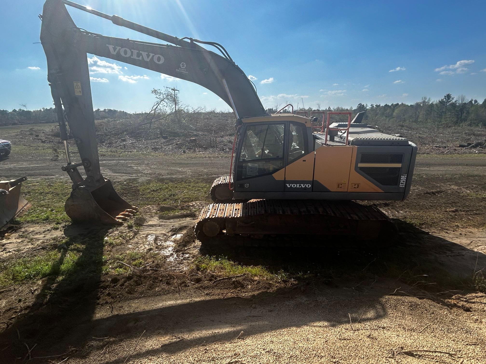 2017 VOLVO EC250EL - view 4 of 14