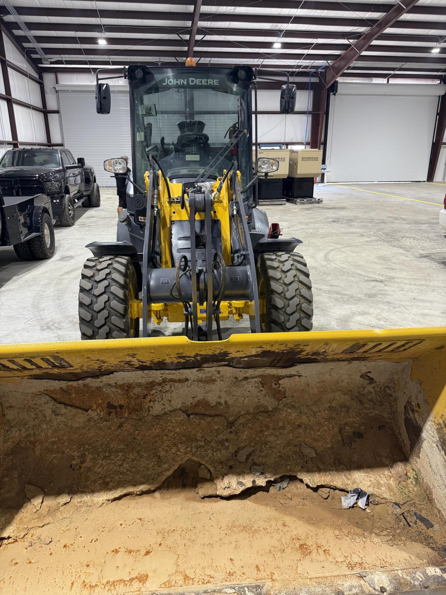 2022 DEERE 324L - view 6 of 24