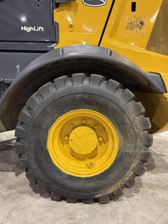 2022 DEERE 324L - Image 17