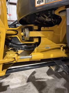 2022 DEERE 324L - Image 18