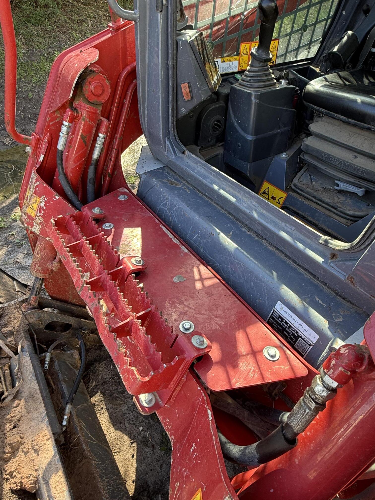 2024 TAKEUCHI TL8R2 - view 18 of 24