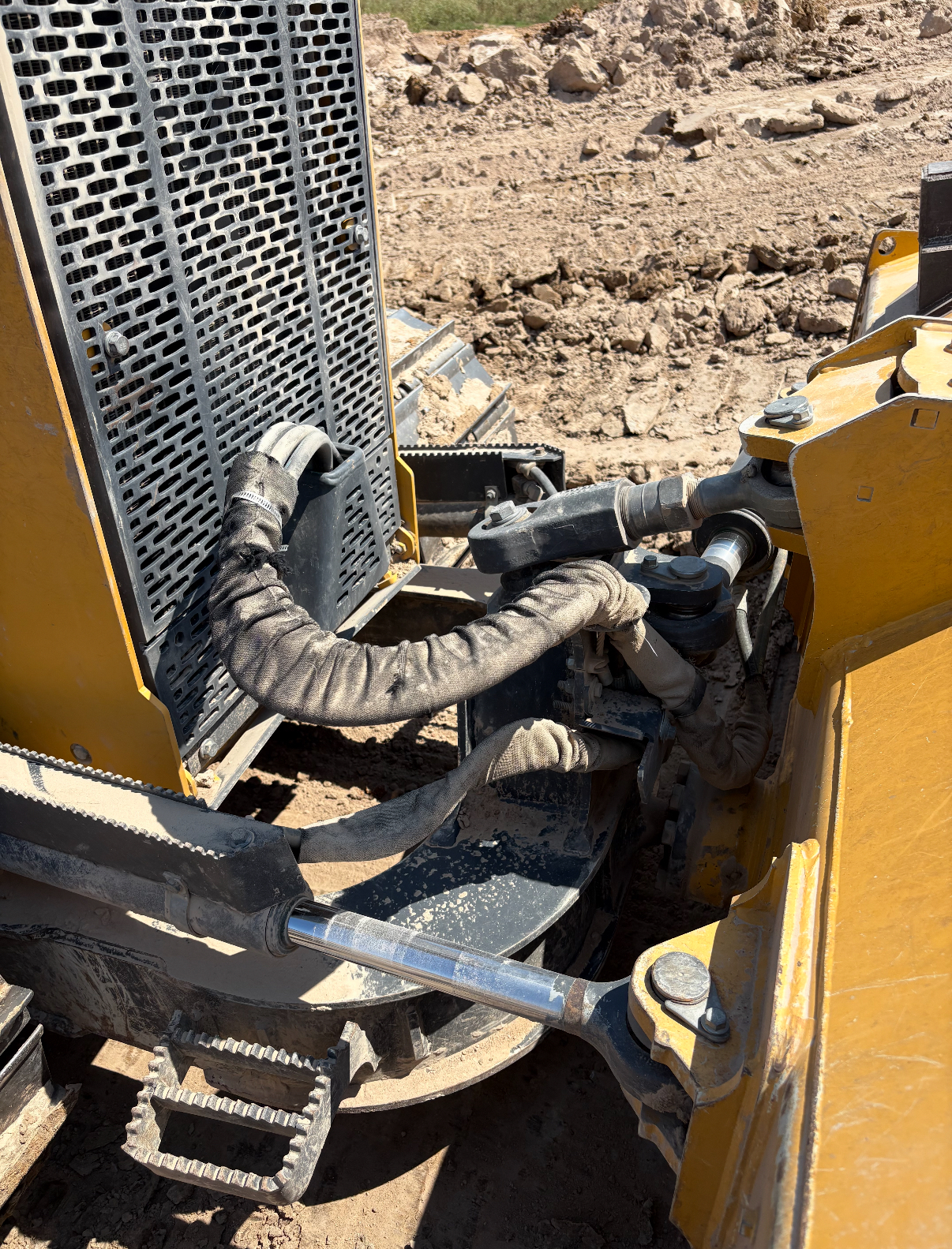 2022 DEERE 550K LGP - Image 13