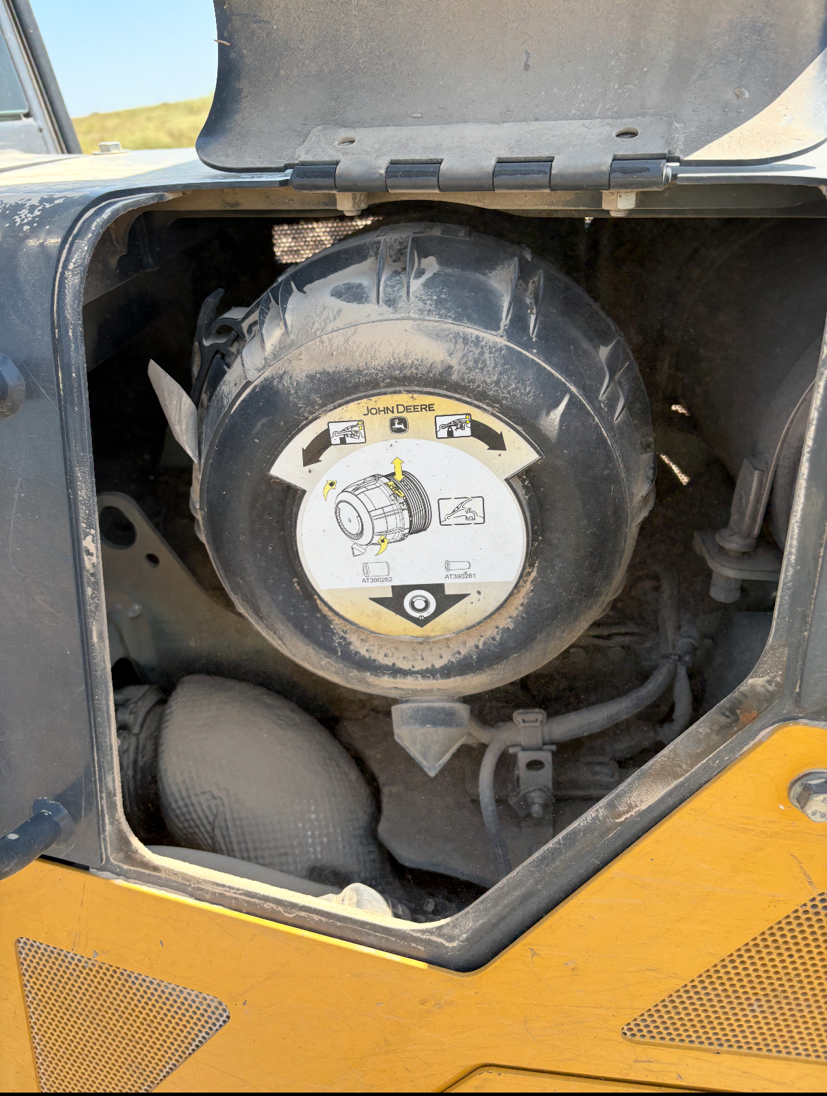 2022 DEERE 550K LGP - Image 15