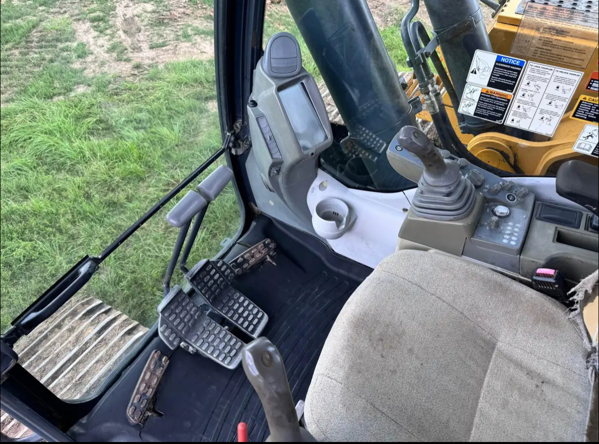 2016 DEERE 470G LC - Image 14