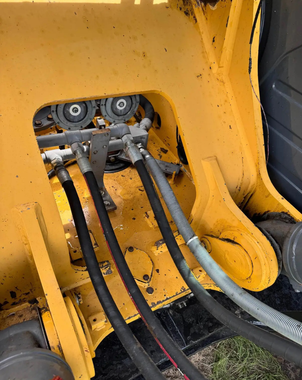 2016 DEERE 470G LC - view 16 of 18