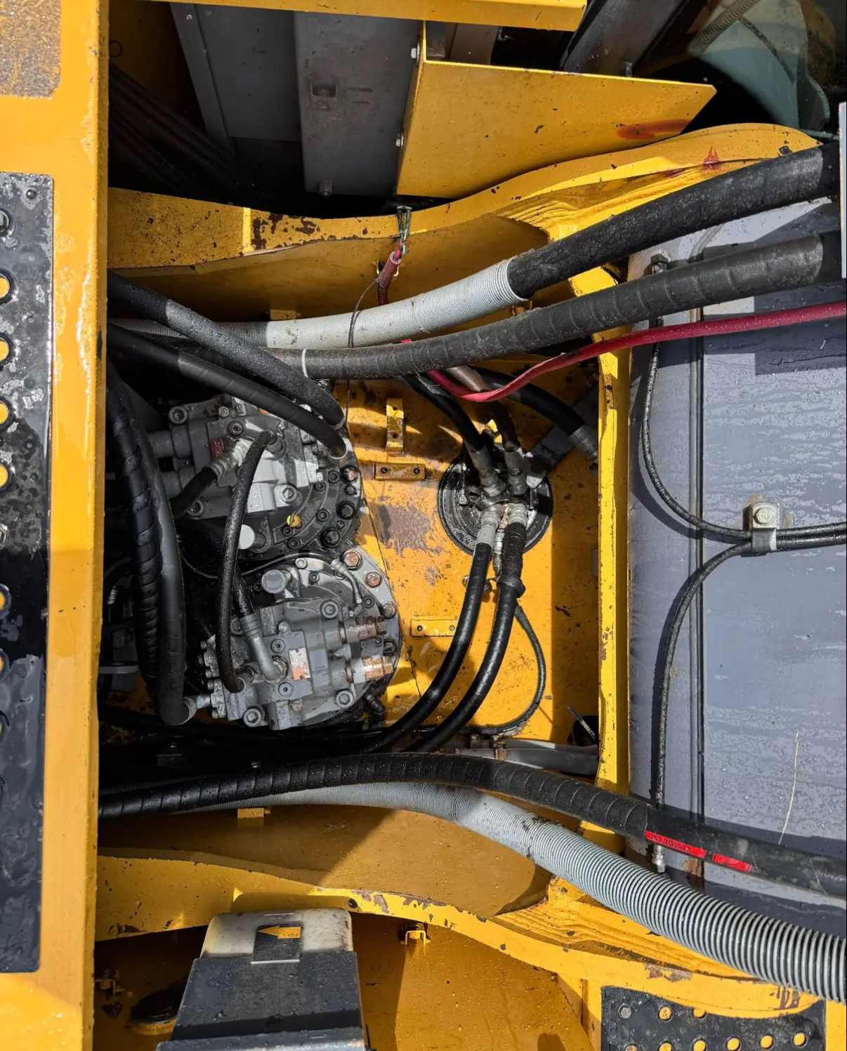 2016 DEERE 470G LC - view 17 of 18